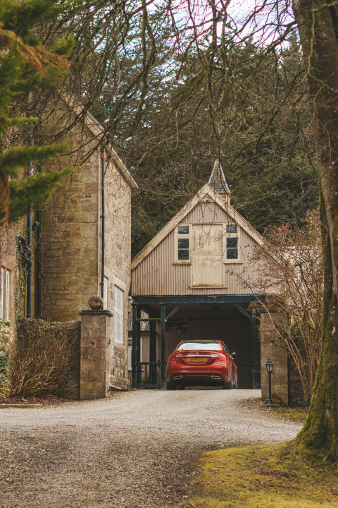 5 Tips for Choosing the Right Garage for Your Vehicle Repairs